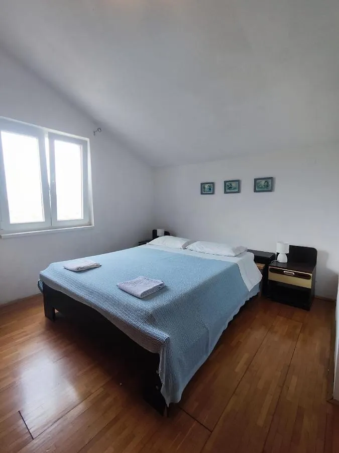 Lavander House Apartment Sali 0*,